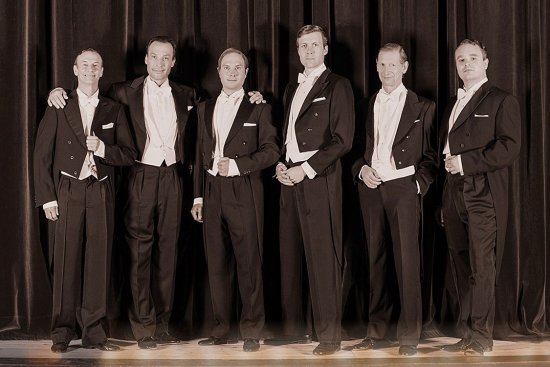 Die Comedian Harmonists Die Comedian Harmonists}