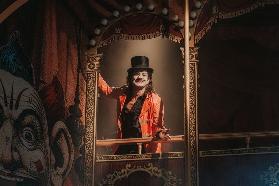 OKTOBERFEST A MUSICAL. AN ALMOST TRUE STORY. BEINAH WAHR…