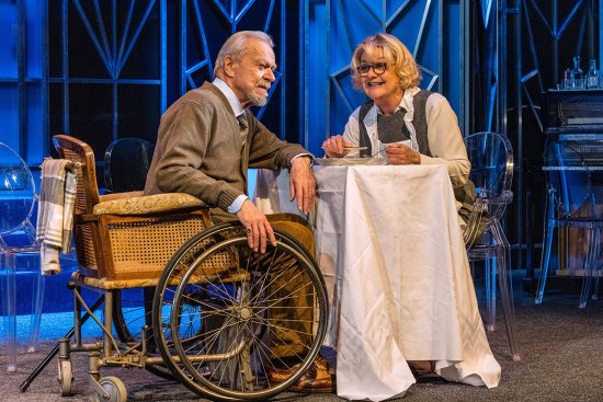 Wer schießt auf Frau Hummel?